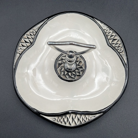 USA Pottery Vintage Nut / Candy Dish - Picture 2 of 7